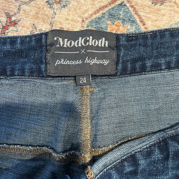 ModCloth x Princess Highway Floral Embroidered Jeans size 24 - Picture 2 of 3